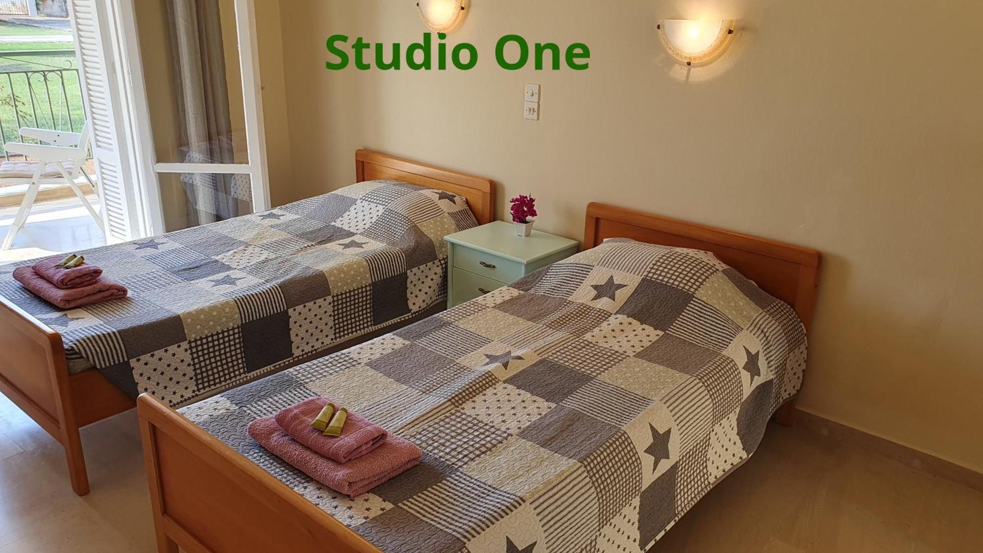 Kivotos Villa Studios Rodas Habitación foto